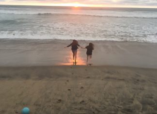 Friends Sunset - Aliza Abusch-Magder - jGirls+ Magazine
