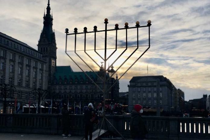 Rethinking Religion While Living Abroad by Adina Gerwin - Photo by Hannah Rubenstein